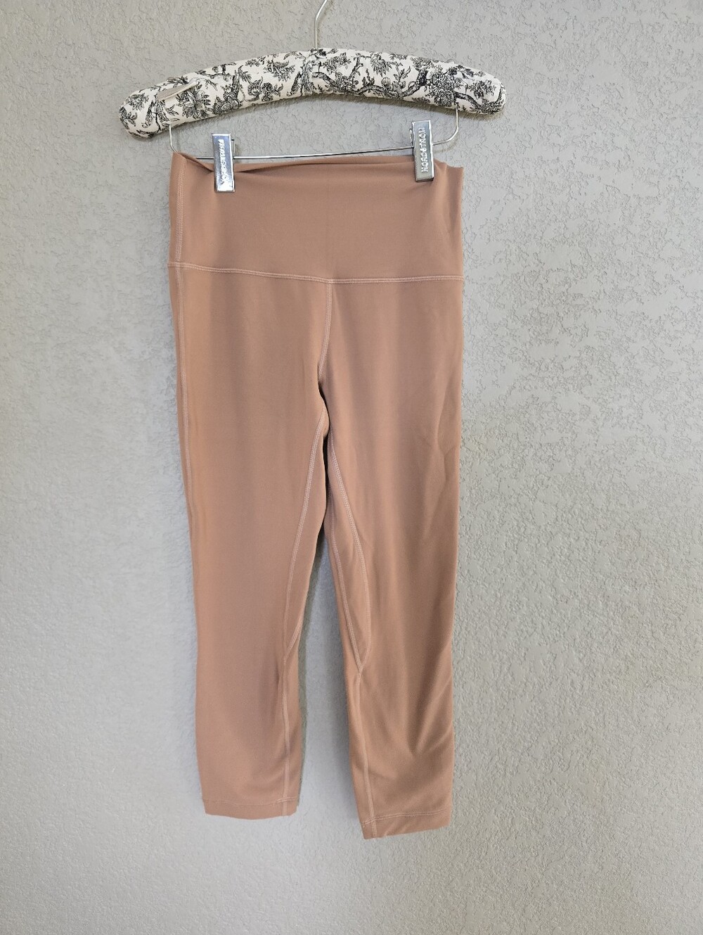 Lululemon Double Lined Leggins Size 6 Color Tan 23in Inseam